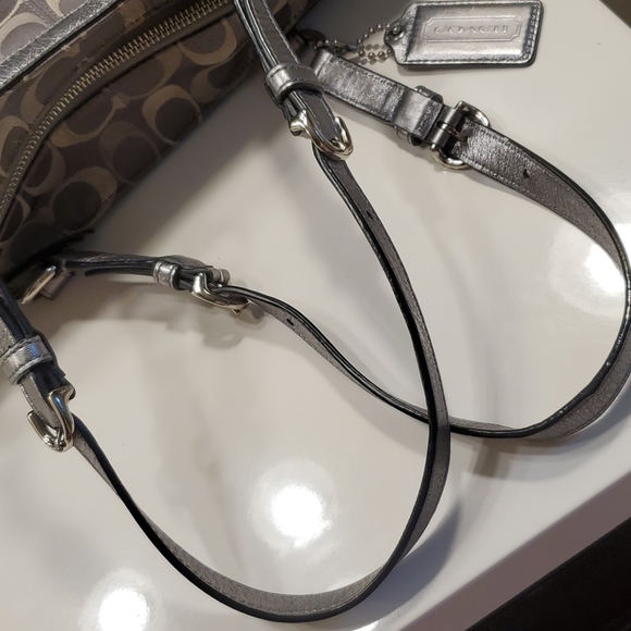 Coach - Picture 12 of 14